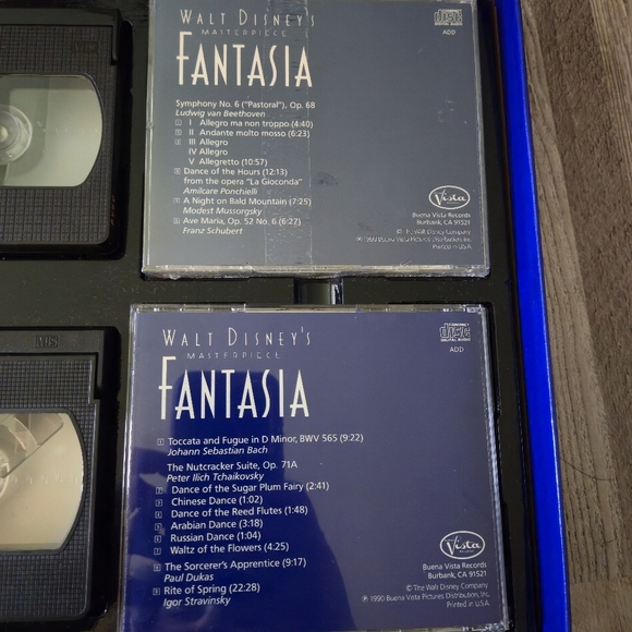 Fantasia Deluxe Collector's Box Set 1991 VHS/CD, Commemorative Lithograph & Book - Picture 7 of 11